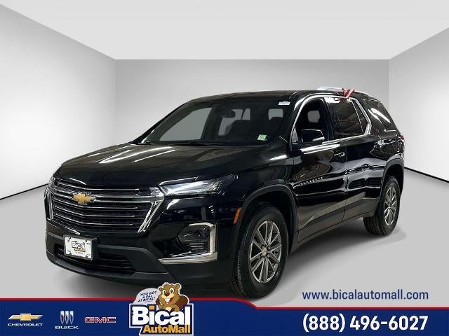 2023 Chevrolet Traverse LT Cloth in Mosaic Black Metallic — front three-quarter view