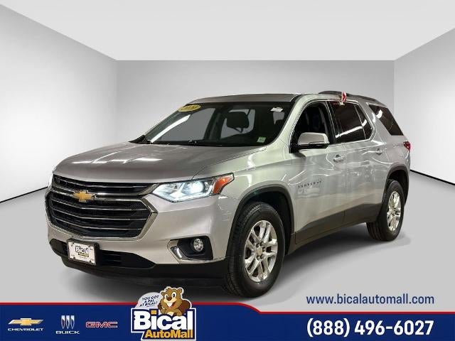 2020 Chevrolet Traverse LT Leather in Silver Ice Metallic — front three-quarter view