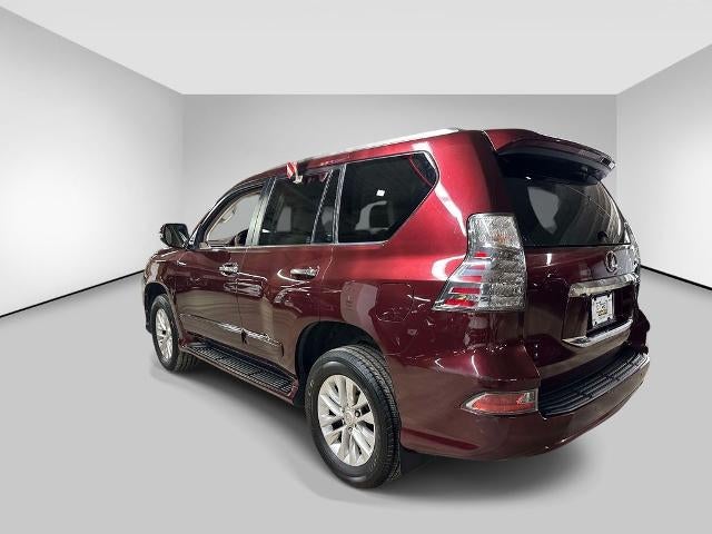 2019 Lexus GX 460 — rear three-quarter view